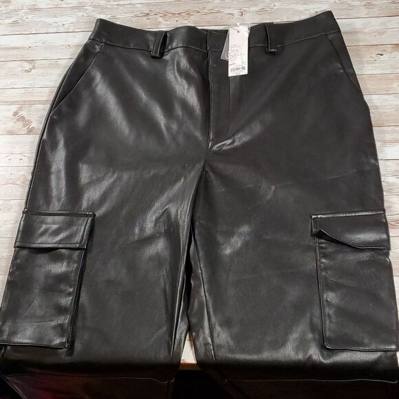 NEW‎ NWT Women's Apt. 9® + Cara Santana Faux Leather Cargo Pants Size 14 - Picture 3 of 11